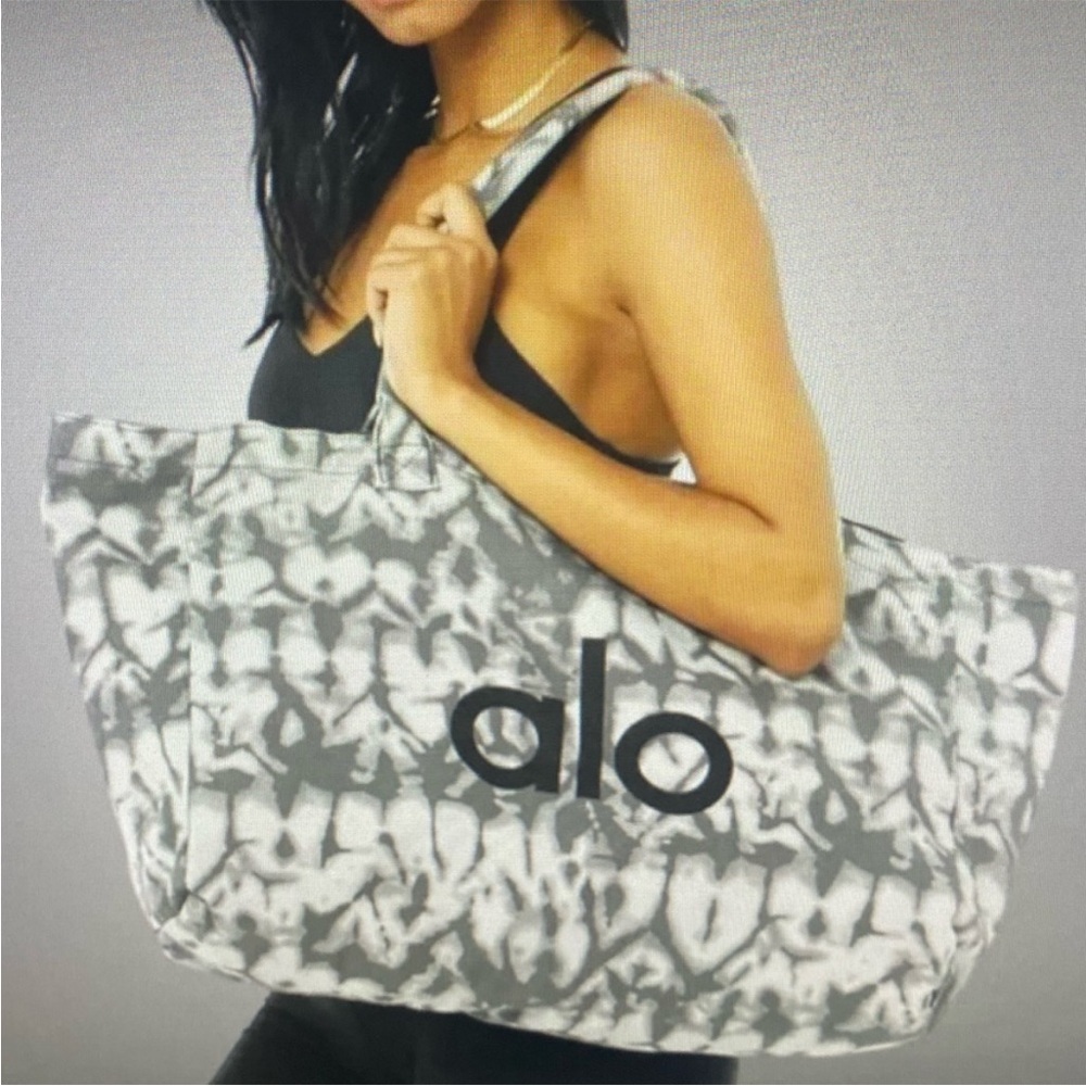 ALO Yoga Gray and Black Tote Bag